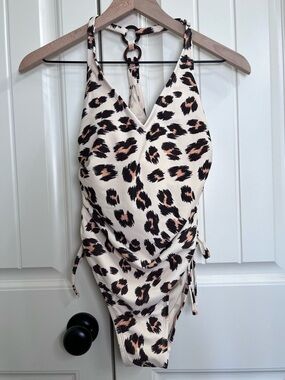 Kona Sol Womens Leopard One Piece Swimsuit in Cream/Brown, Size S